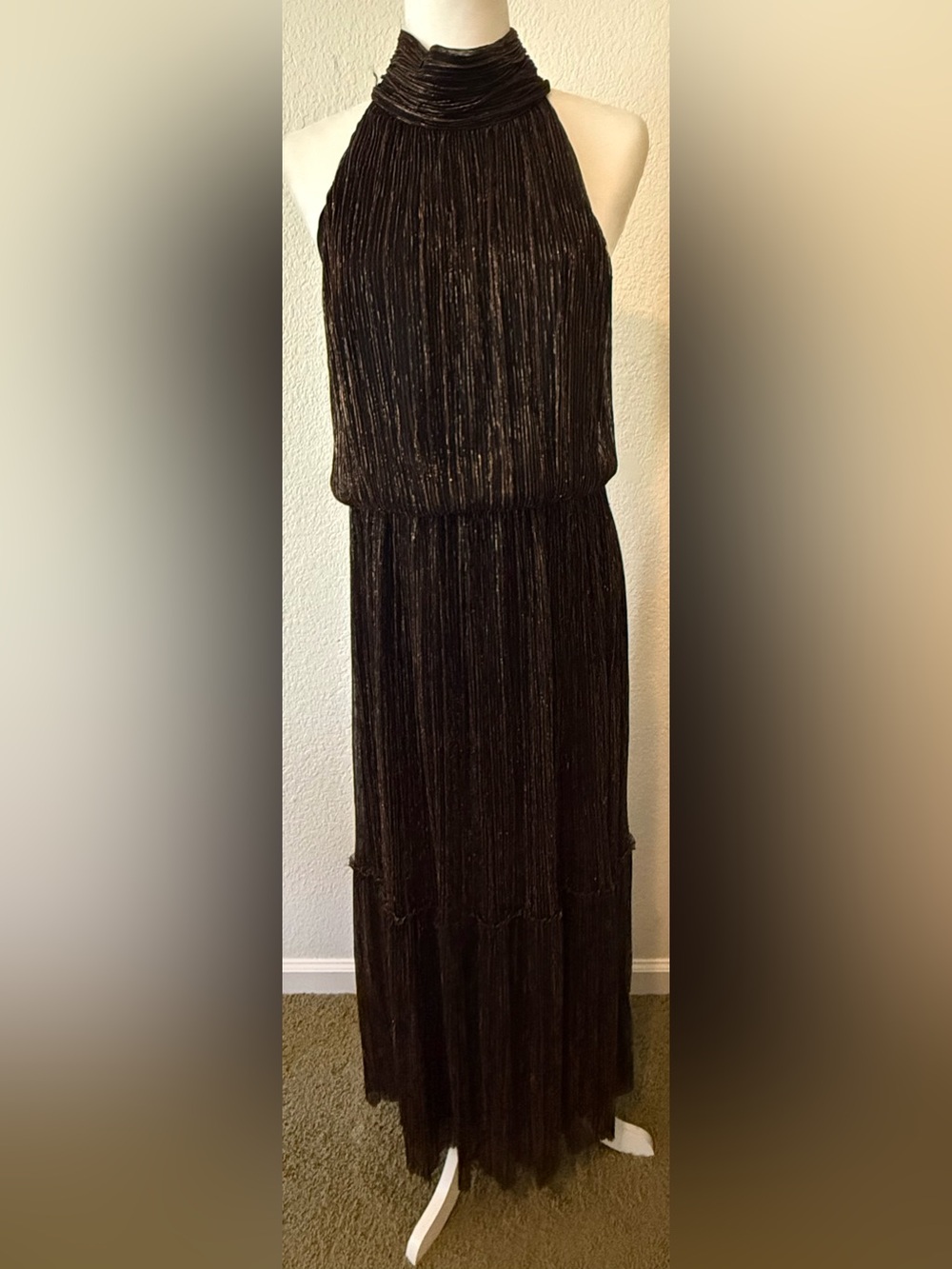 NWT Eliza J Metallic Pleated Maxi Dress Size 14 Black Gold Halter